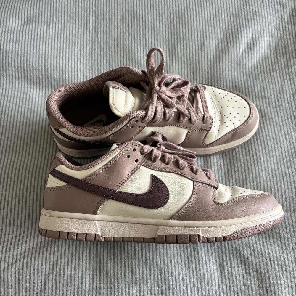 Nike Dunk Low Sneakers